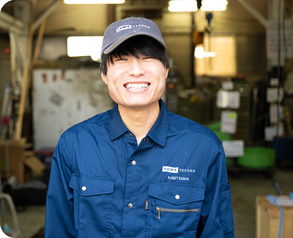 新妻　逸斗